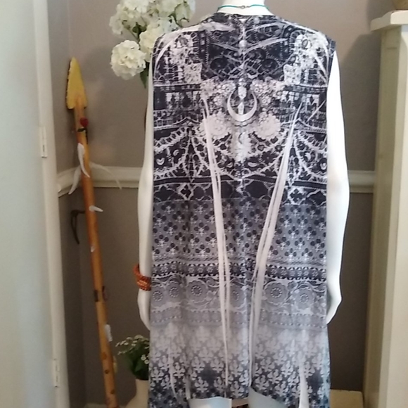 Summer top - Picture 5 of 5